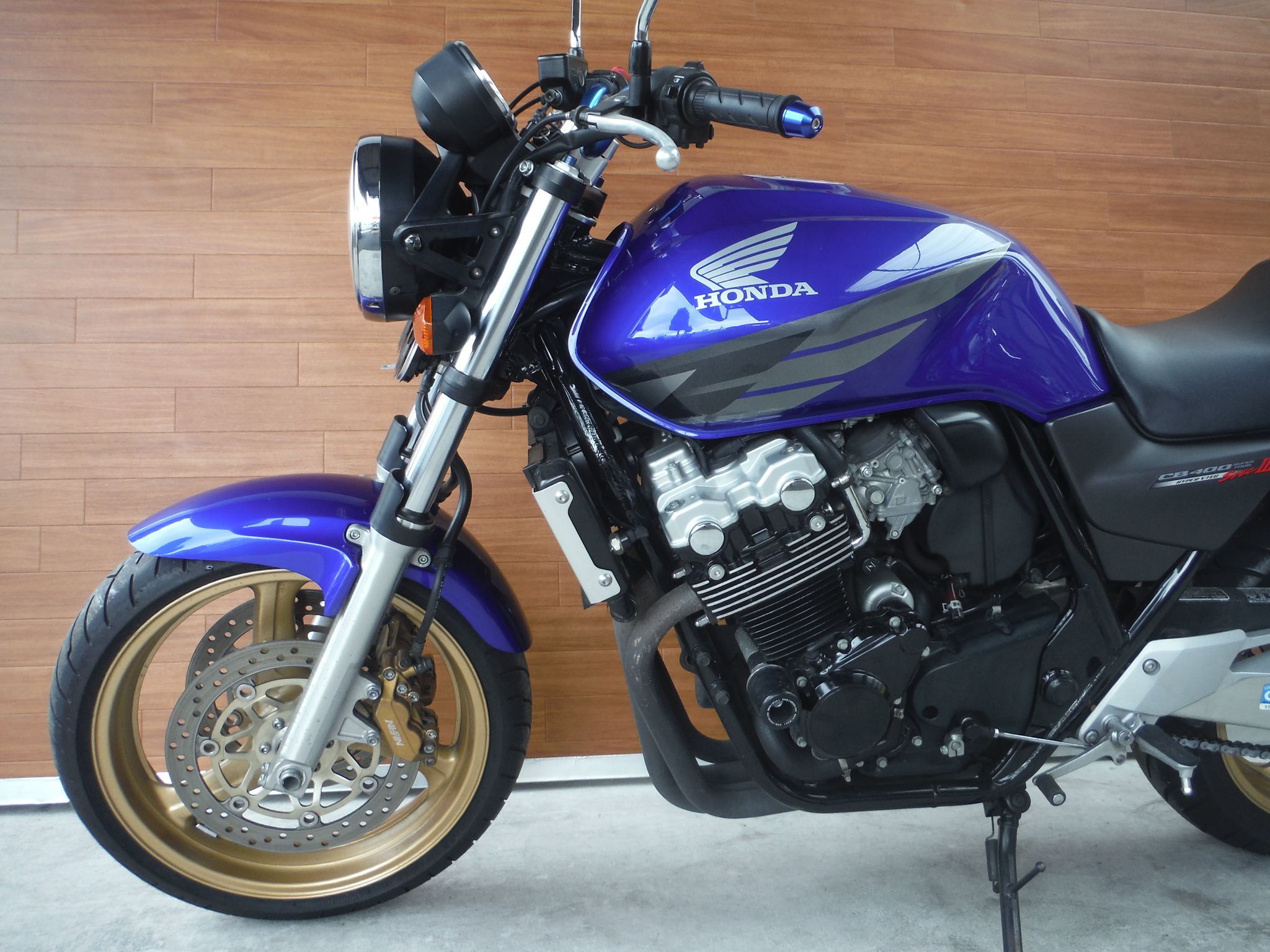 熊本中古車バイク情報 ホンダ Cb400sf 400 05年モデル 青 熊本のバイクショップ アール バイクの新車 中古車販売や買取 レンタル バイクのことならおまかせください