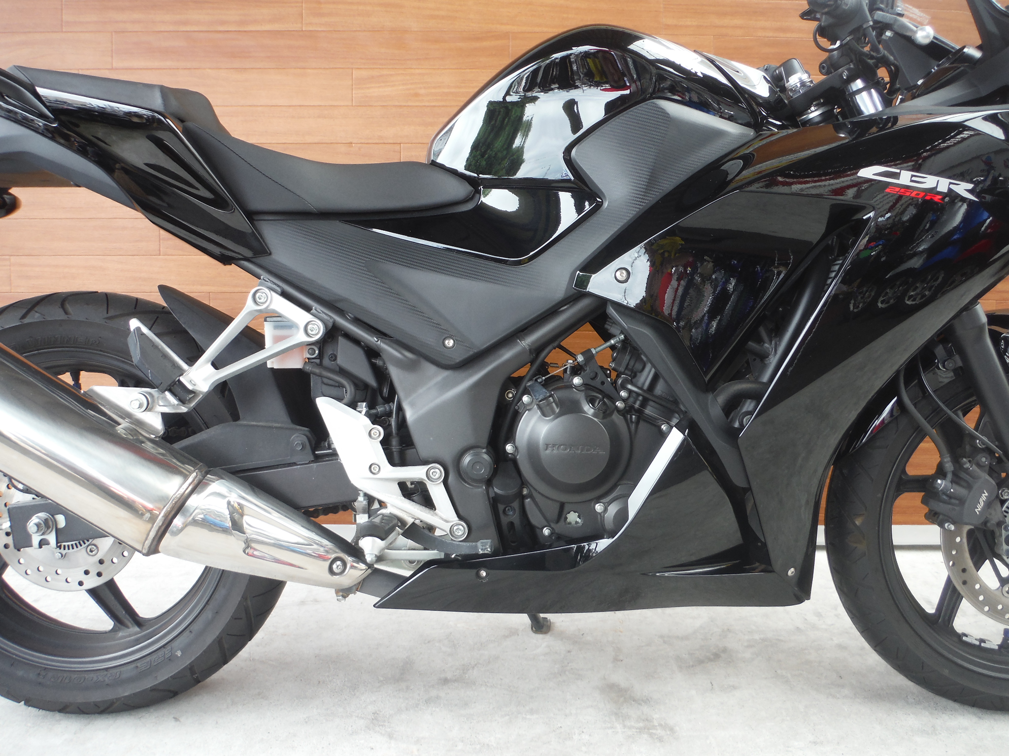 熊本中古車バイク情報 ホンダ Cbr250r Abs 250 15年モデル 黒 熊本のバイクショップ アール バイクの新車 中古車販売や買取 レンタルバイクのことならおまかせください
