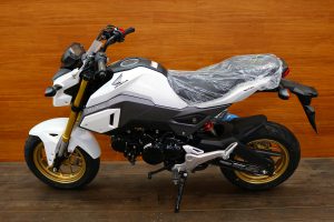 熊本新車バイク情報 ホンダ Grom 125 白 熊本のバイクショップ アール バイクの新車 中古車販売や買取 レンタルバイク のことならおまかせください