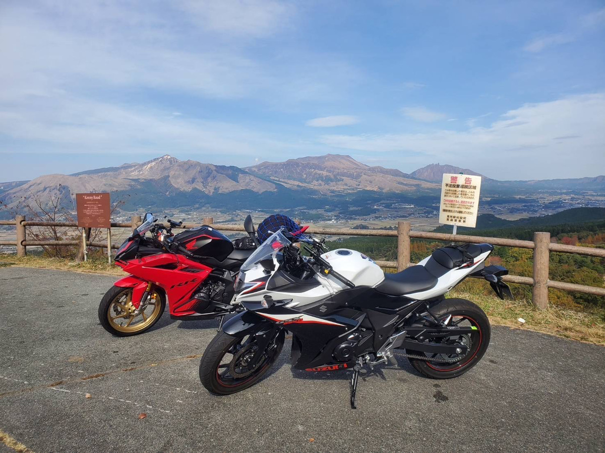 グリーンロード南阿蘇(ケニーロード)で撮影されたGSX250R、CBR250RRの画像