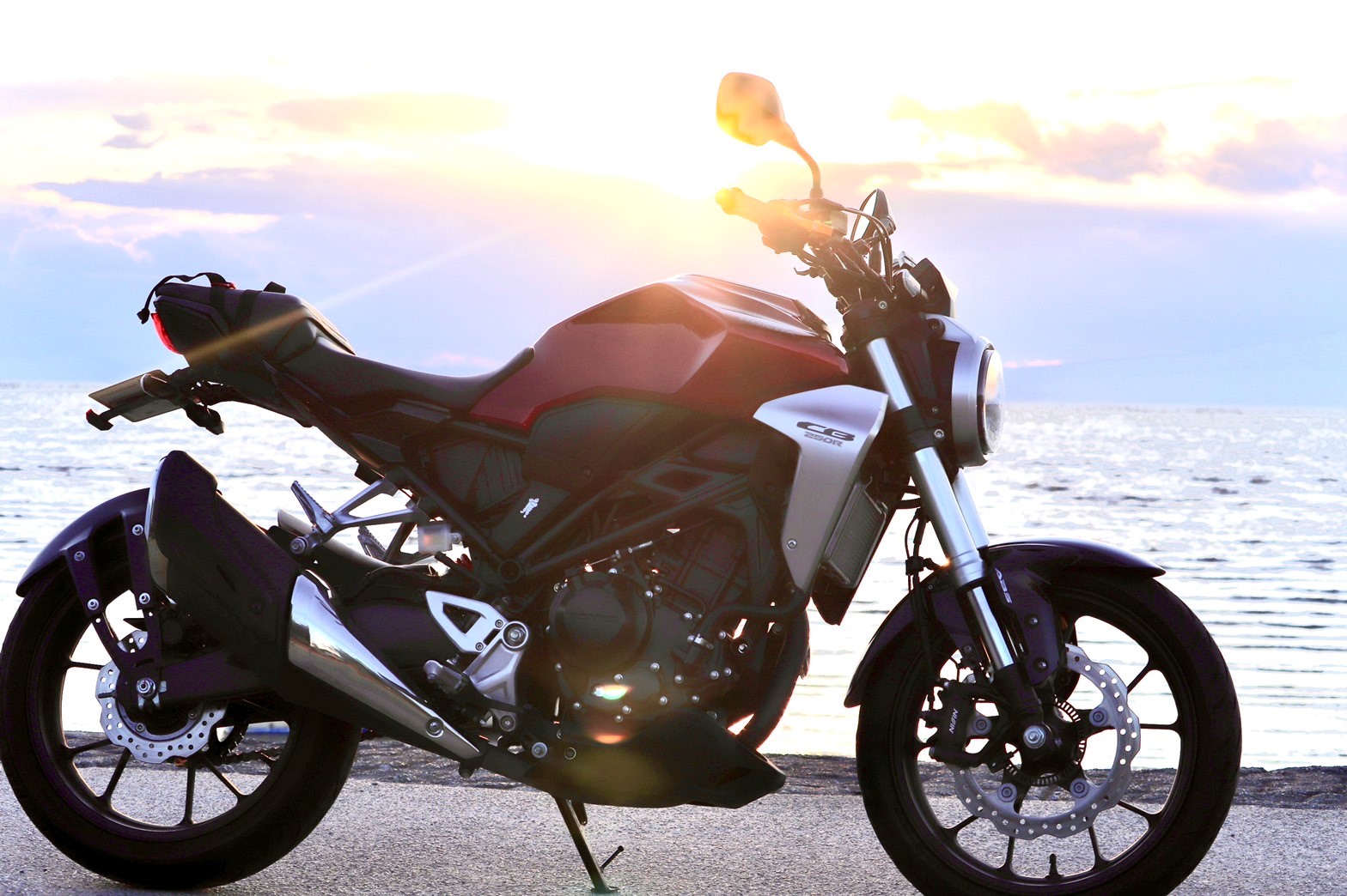 荒尾干潟で撮影されたCB125Rの画像