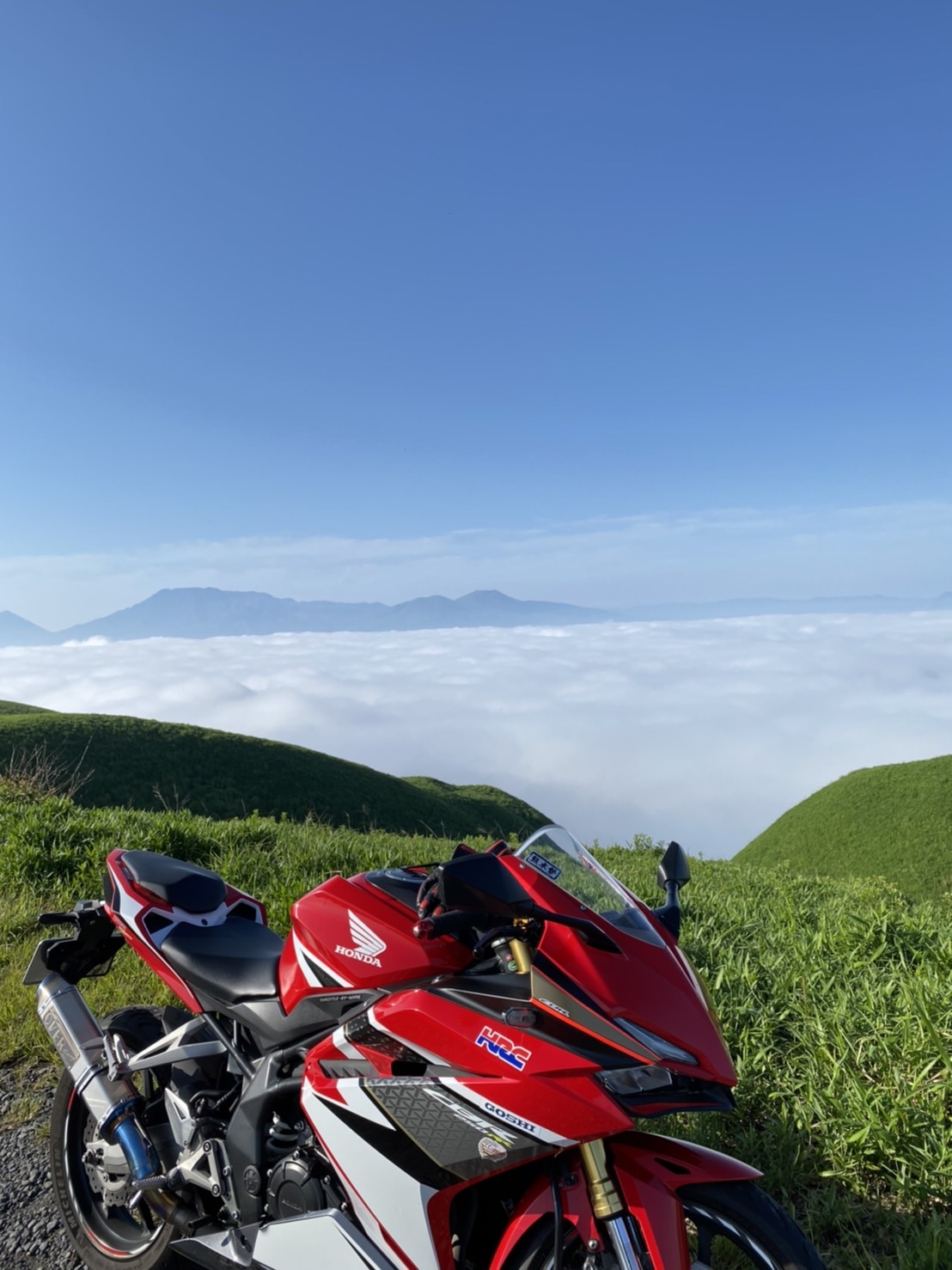 大観峰で撮影されたCB250RRの画像