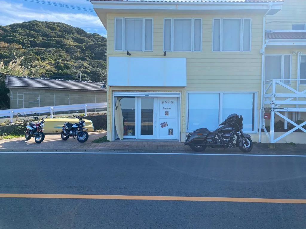 福岡県岡垣町波津で撮影されたハーレーとモンキー125の画像