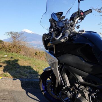 伊豆スカイラインで撮影されたトレーサー900GTの画像