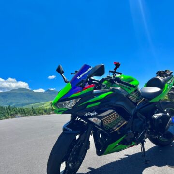 阿蘇ミルクロードで撮影されたNinja650の画像