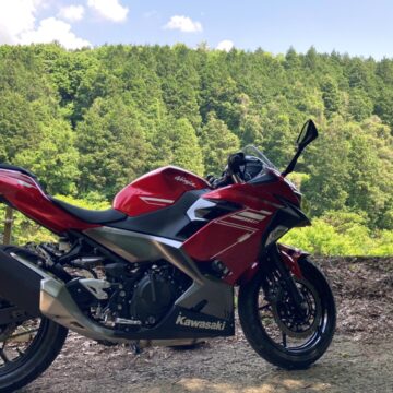 袴野小中学校(廃校)で撮影されたNinja250の画像