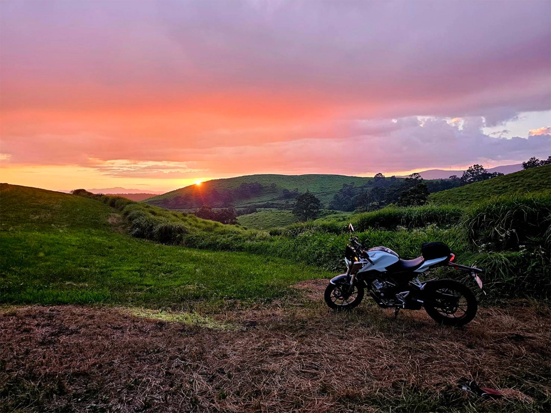 阿蘇産山村で撮影されたCB125Rの画像