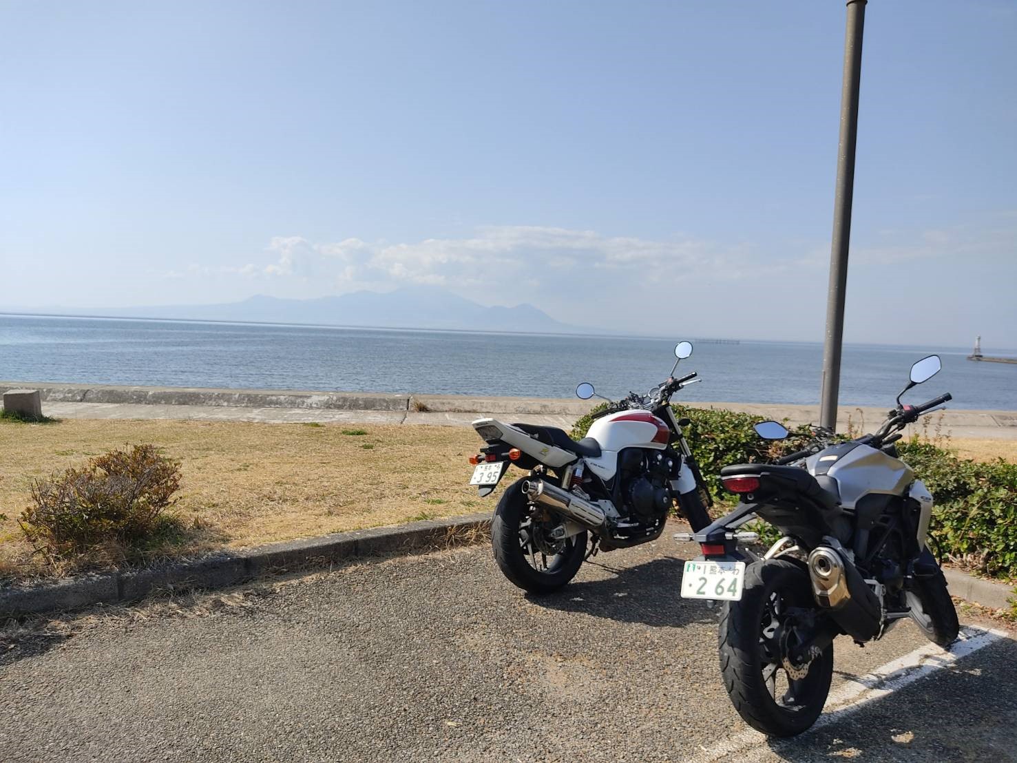 長部田海床路で撮影されたCB400SF、CB250Rの画像