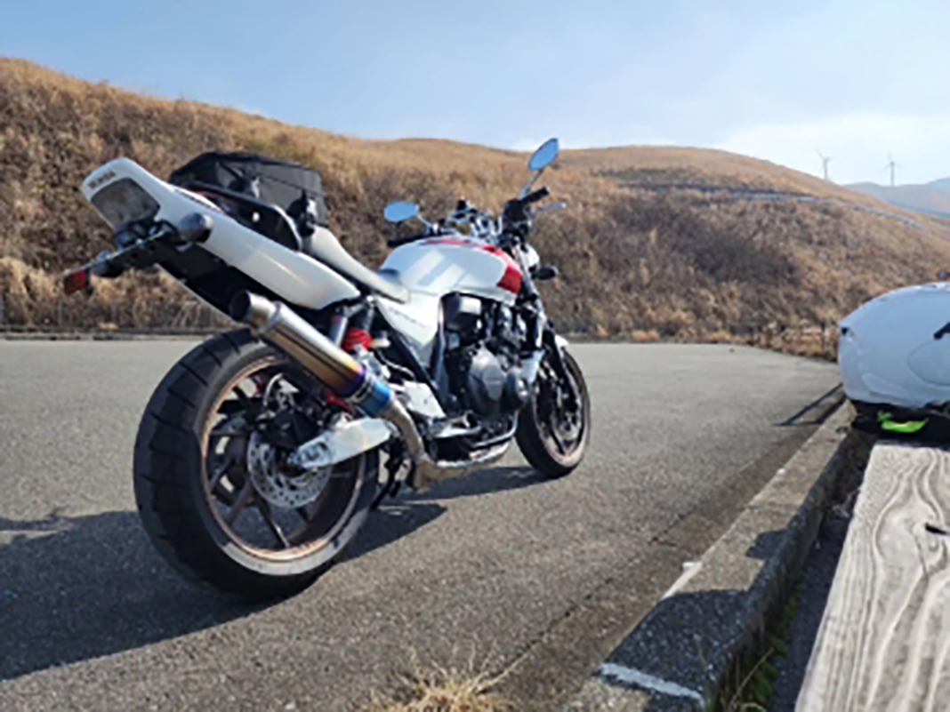 南阿蘇 俵山で撮影されたCB400SFの画像