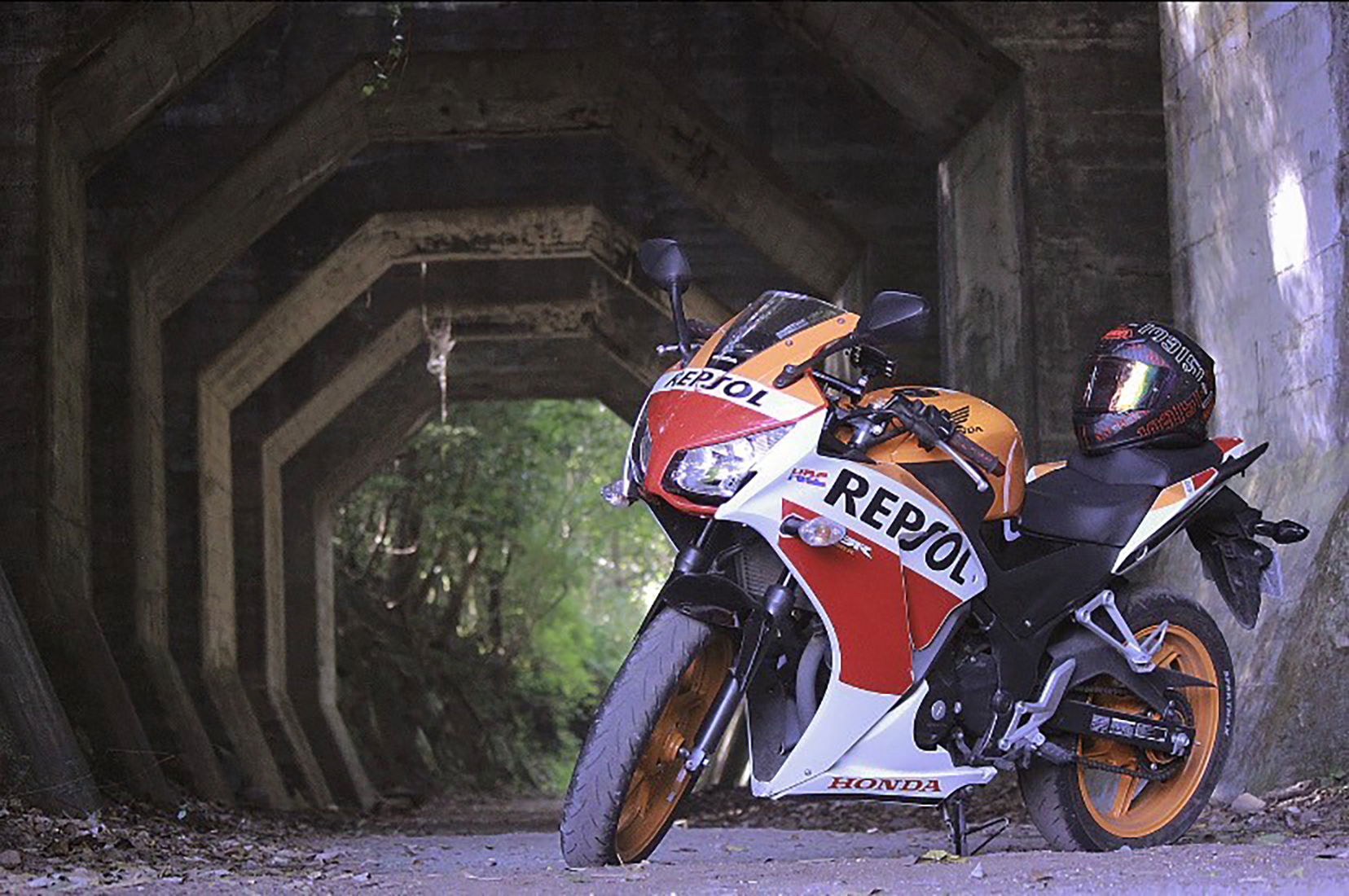 宇城市 美里町 八角トンネル跡で撮影されたCBR250Rの画像