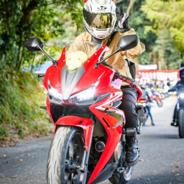 檍神社で撮影されたCBR400Rの画像