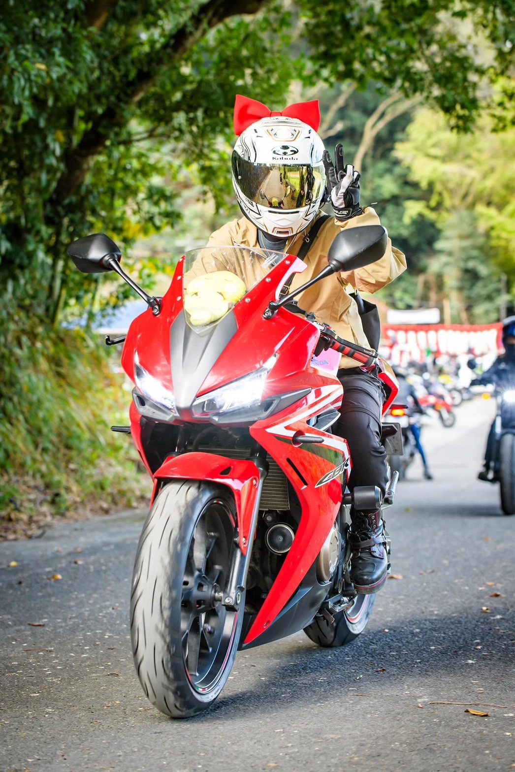 檍神社で撮影されたCBR400Rの画像