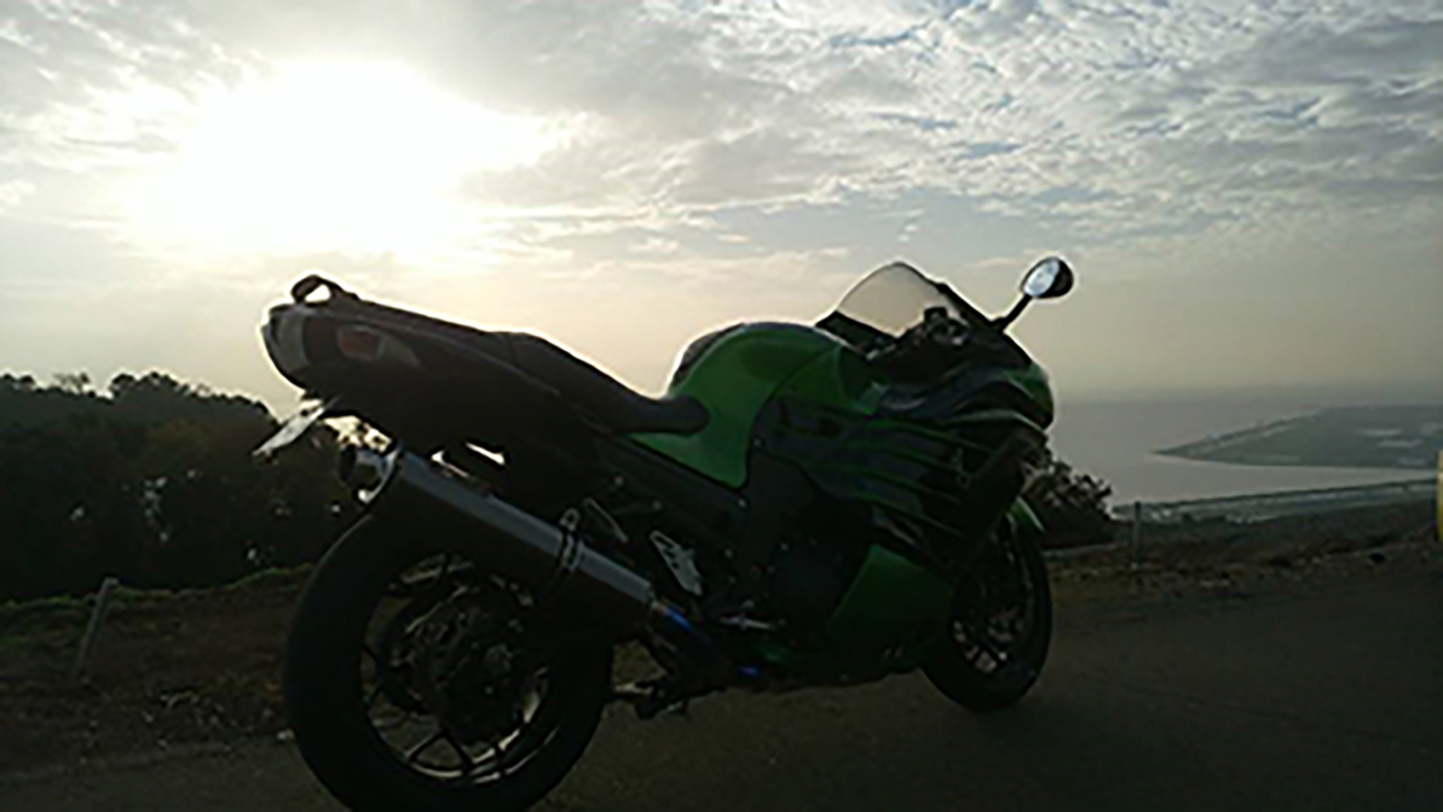 ナルシストの丘で撮影されたZX-14Rの画像