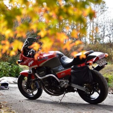 蘇陽挟で撮影されたGPZ900Rの画像