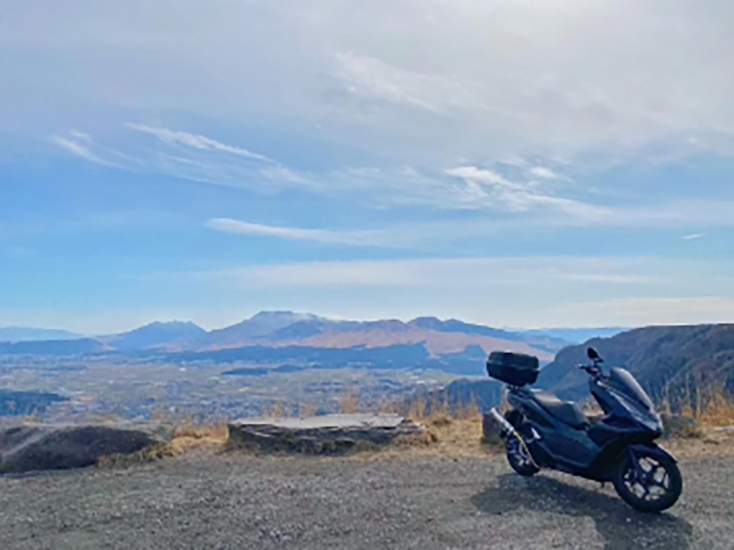 阿蘇スカイライン展望所で撮影されたPCX125の画像