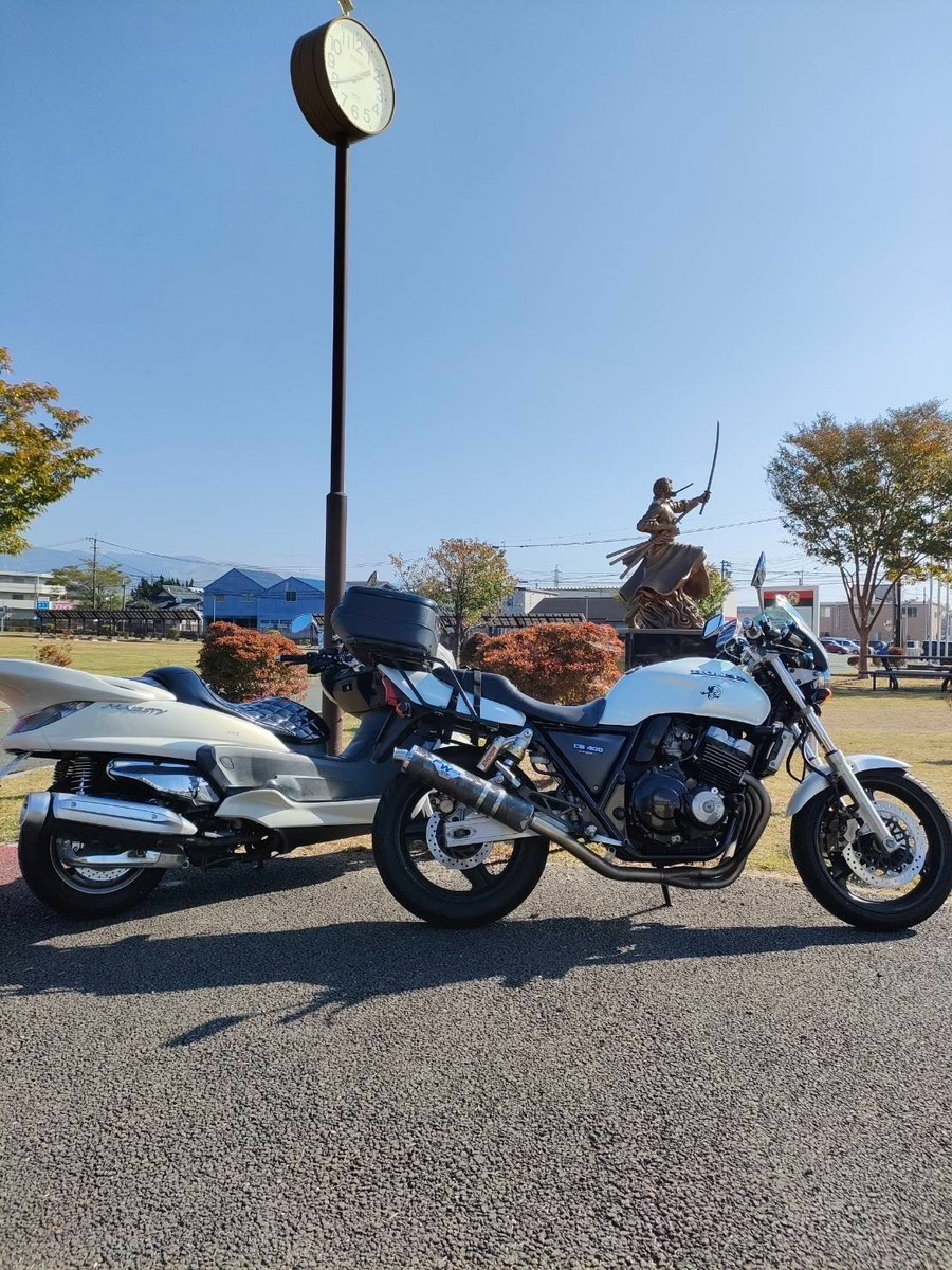 大津中央公園で撮影されたCB400SF、スカイウェイブ400の画像